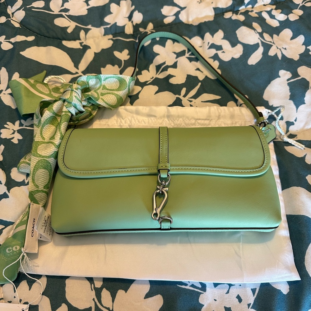 Coach Hamptons Shoulder Bag in pale pistachio. Bag only, Scarf not included.